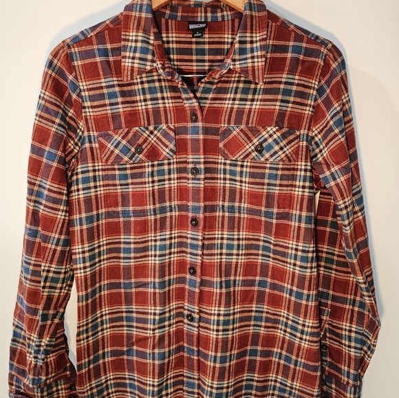 PATAGONIA | Women's Organic Cotton Fjord Flannel Shirt - Ice Fjord: Fox Red - Picture 5 of 6
